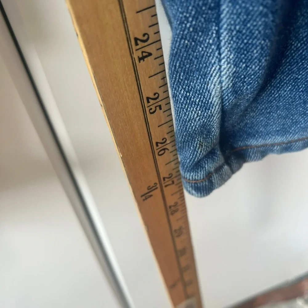 Vintage Wrangler Misses Regular Fit High Rise Straight Leg Blue Jeans Size 12